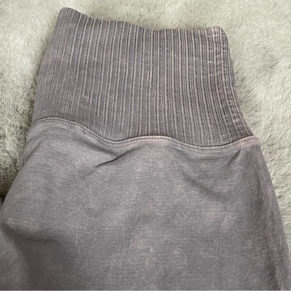 NWOT Free People Movement good karma legging size M/L - Picture 5 of 13